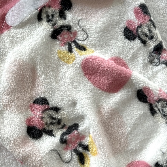 Baby swaddle, Disney baby, Minnie Mouse swaddle - Picture 3 of 3